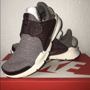 NEW Nike Women’s Sock Dart Shoes